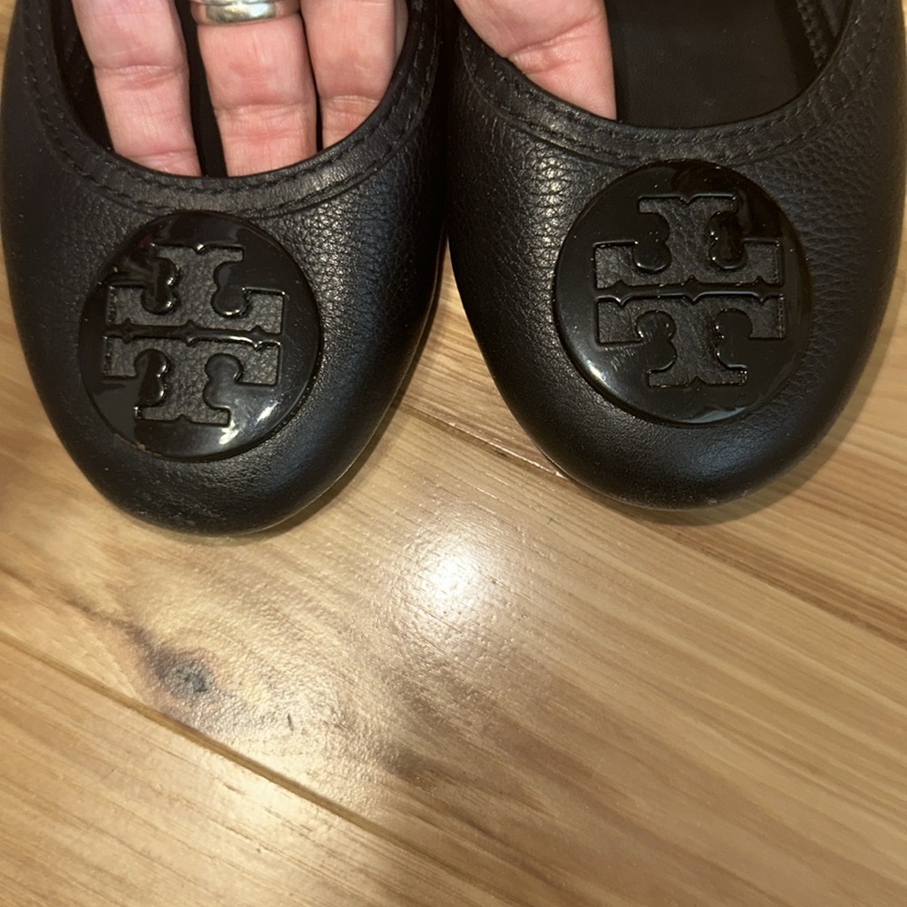 Tory Burch Black Flats Black Hardware Sz. 8.5 - Picture 3 of 6